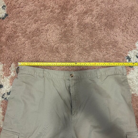 Vintage Walt Disney World Mens Khaki Cargo Shorts Size 44 Pockets Theme Park - Picture 6 of 8
